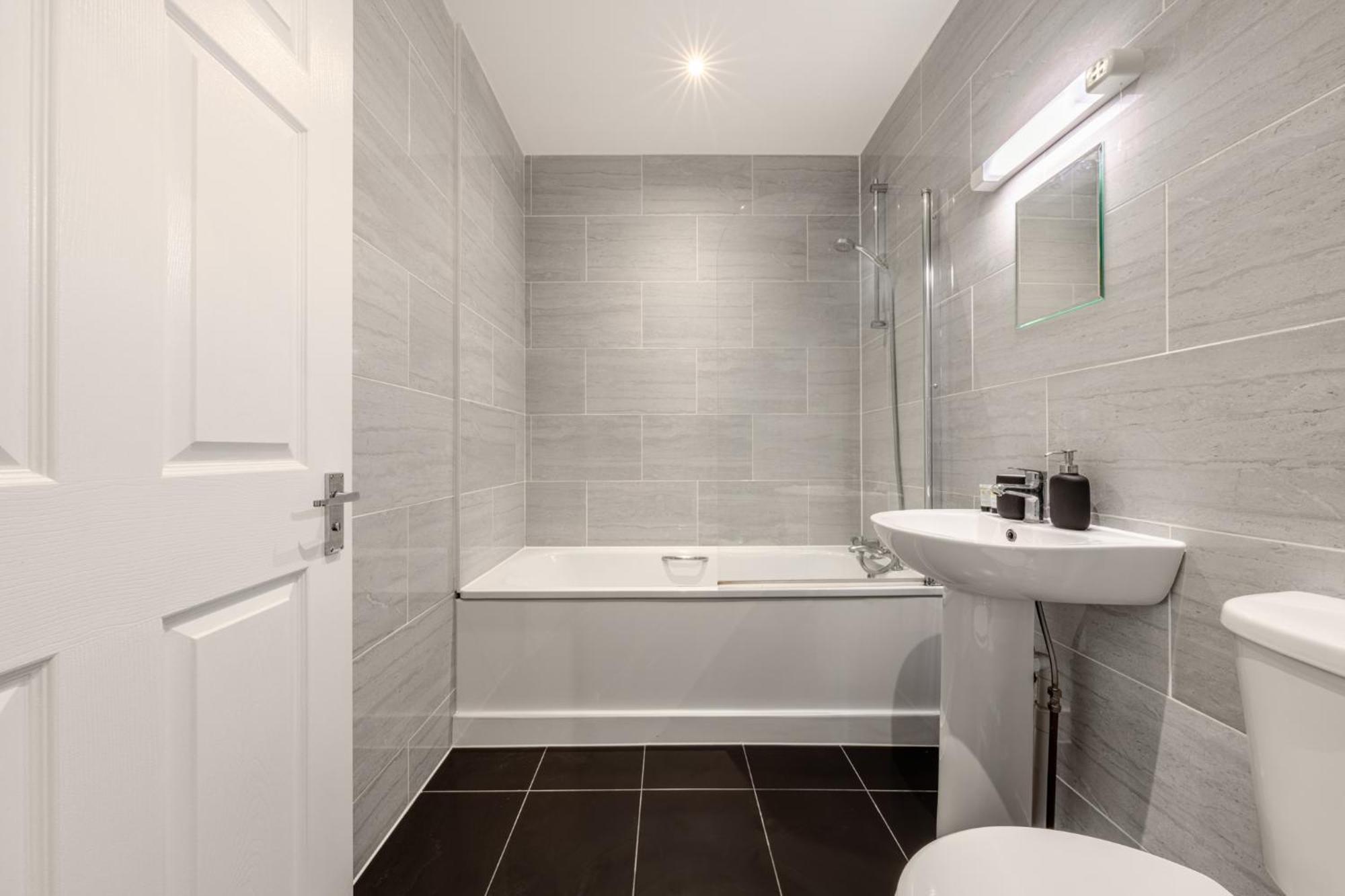 London Edgware Station Apartment Екстериор снимка