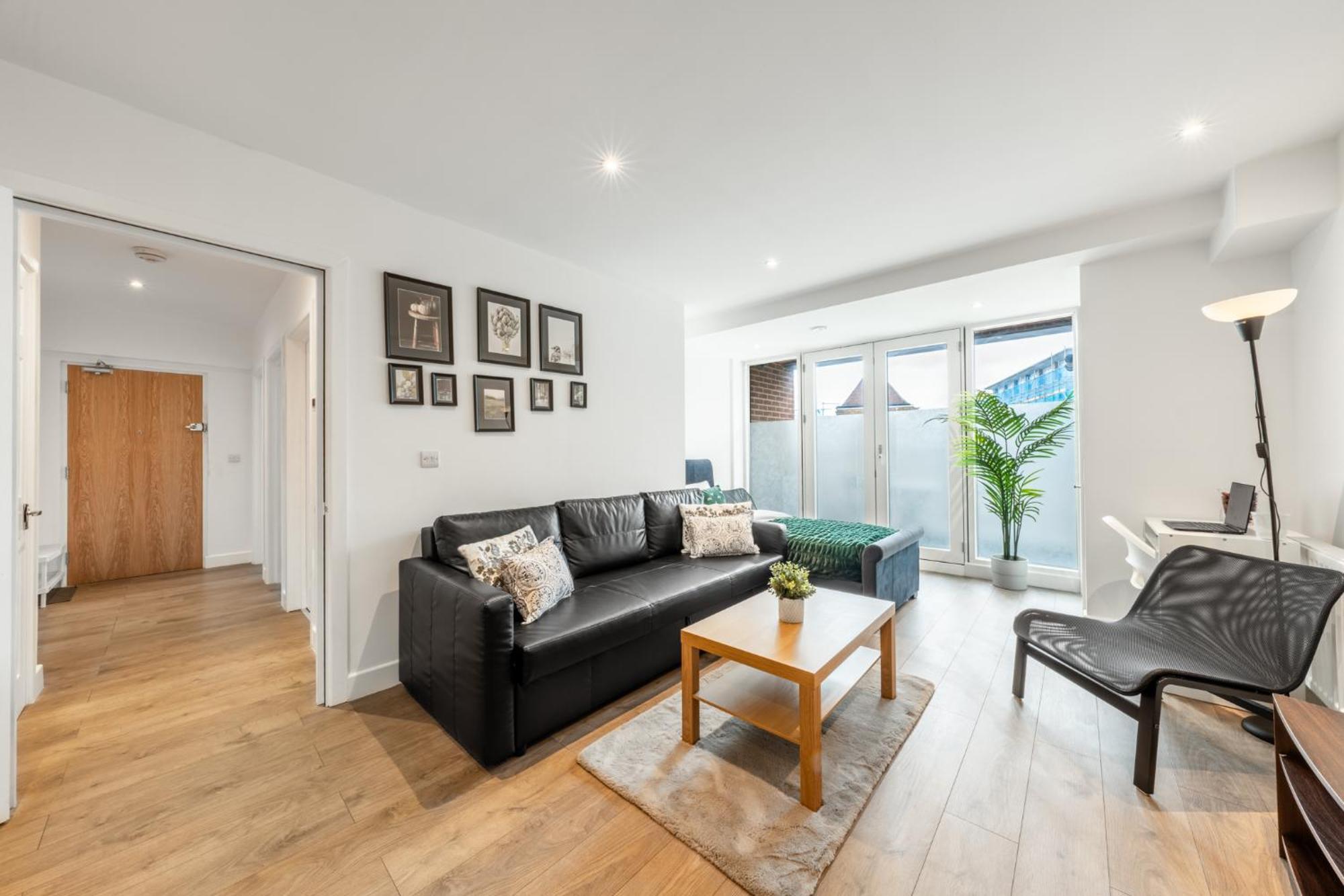 London Edgware Station Apartment Екстериор снимка