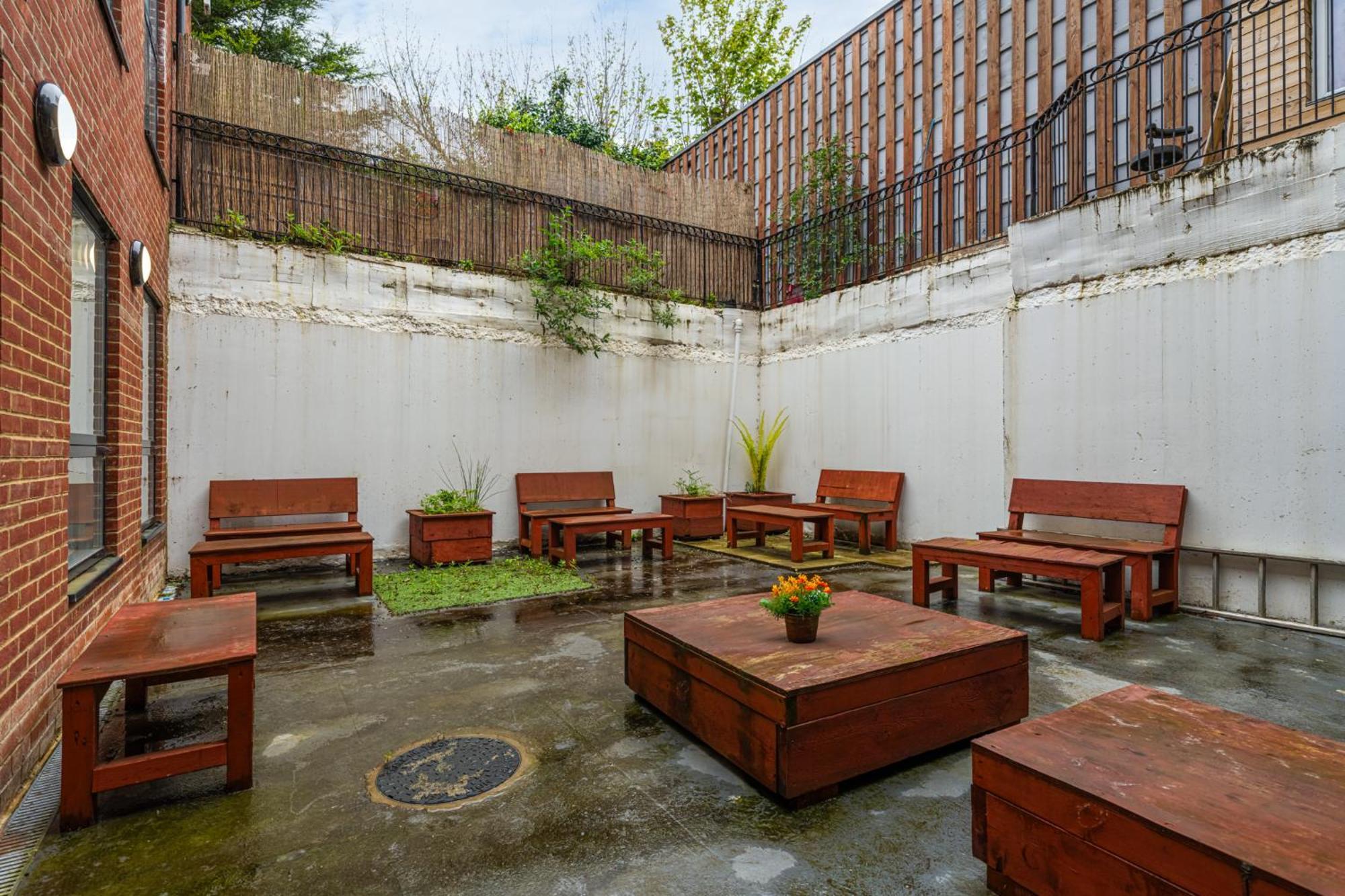 London Edgware Station Apartment Екстериор снимка